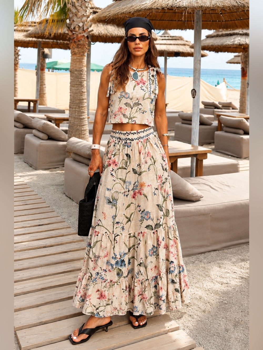NEW VACATION (2 PIRCE EMBROIDERED SKIRT AND BOW TOP ) SIZE S
🚨NO DISCOUNT